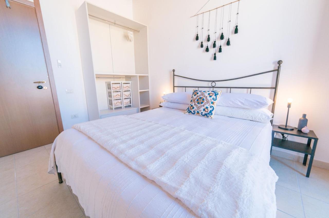 Yenne Rooms Wifi-Ac Cagliari Exterior foto