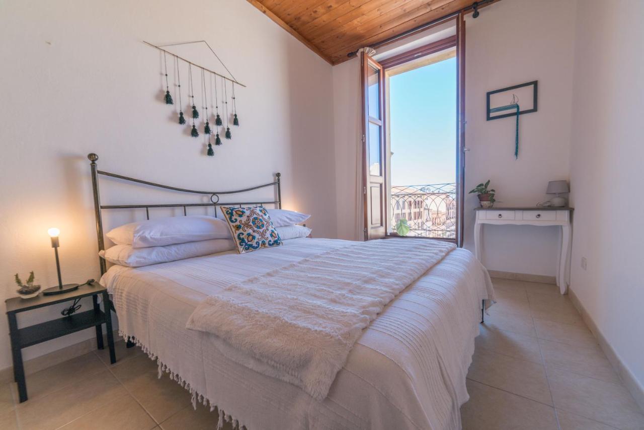 Yenne Rooms Wifi-Ac Cagliari Exterior foto