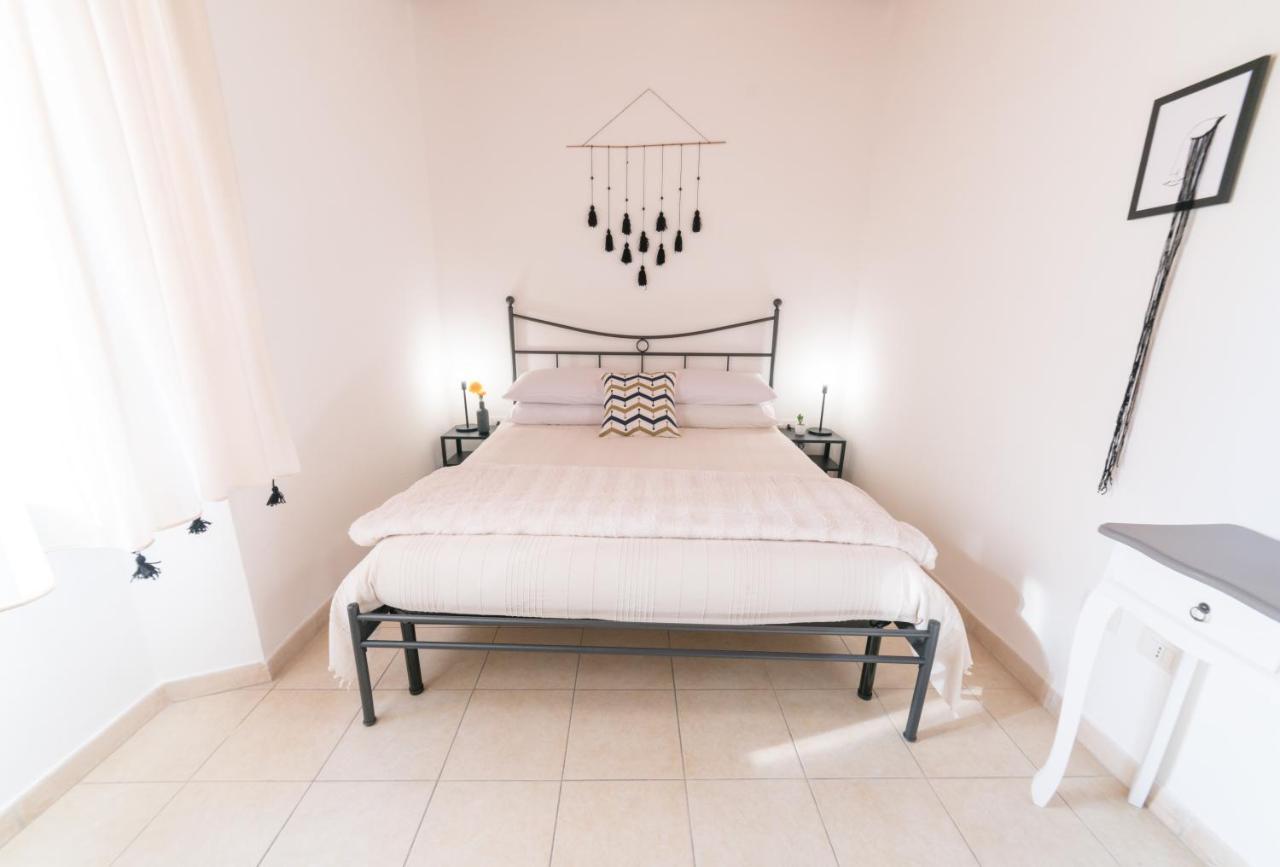 Yenne Rooms Wifi-Ac Cagliari Exterior foto