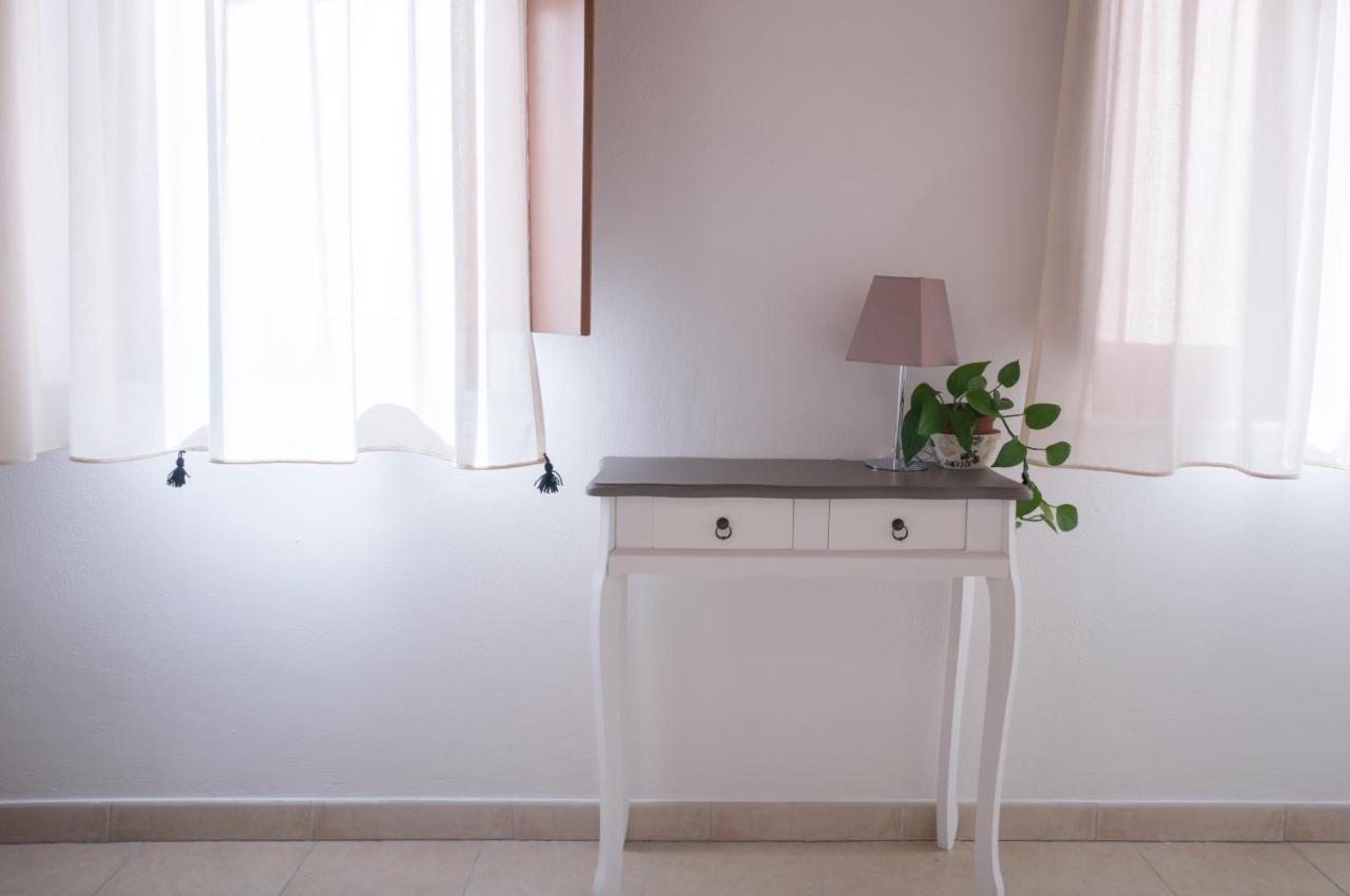 Yenne Rooms Wifi-Ac Cagliari Exterior foto