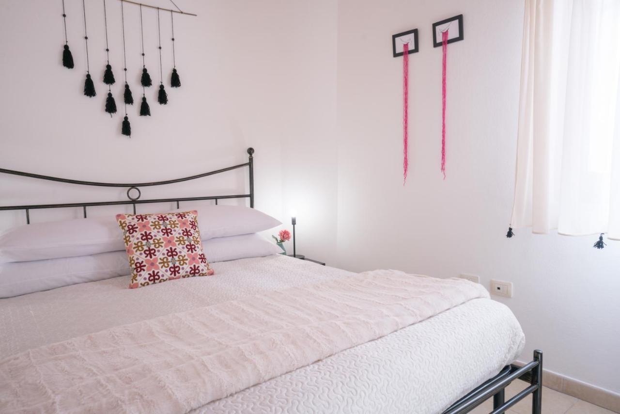 Yenne Rooms Wifi-Ac Cagliari Exterior foto
