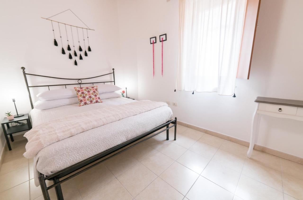 Yenne Rooms Wifi-Ac Cagliari Exterior foto