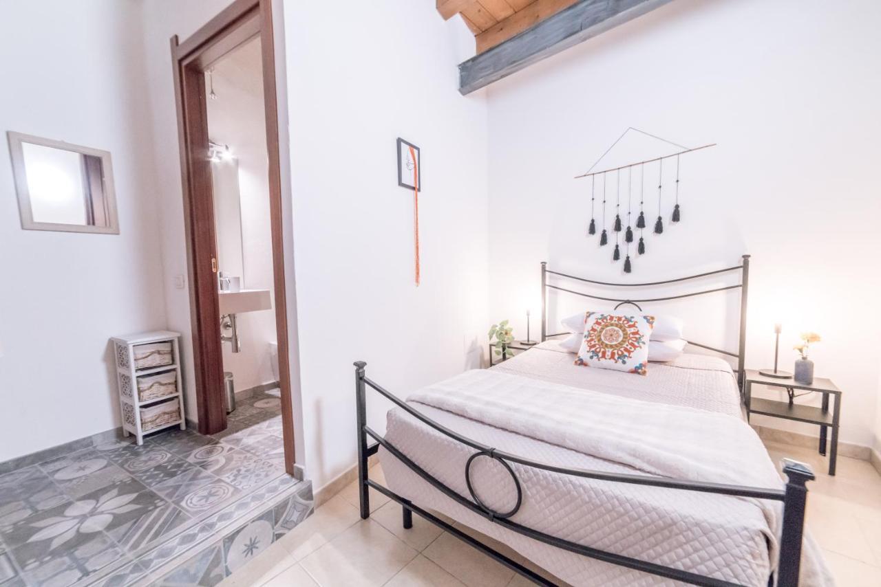 Yenne Rooms Wifi-Ac Cagliari Exterior foto