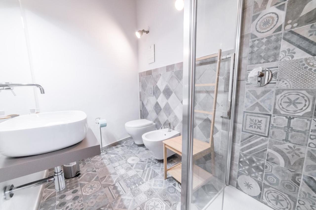 Yenne Rooms Wifi-Ac Cagliari Exterior foto