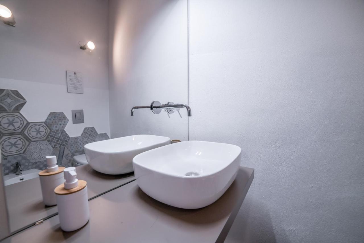 Yenne Rooms Wifi-Ac Cagliari Exterior foto