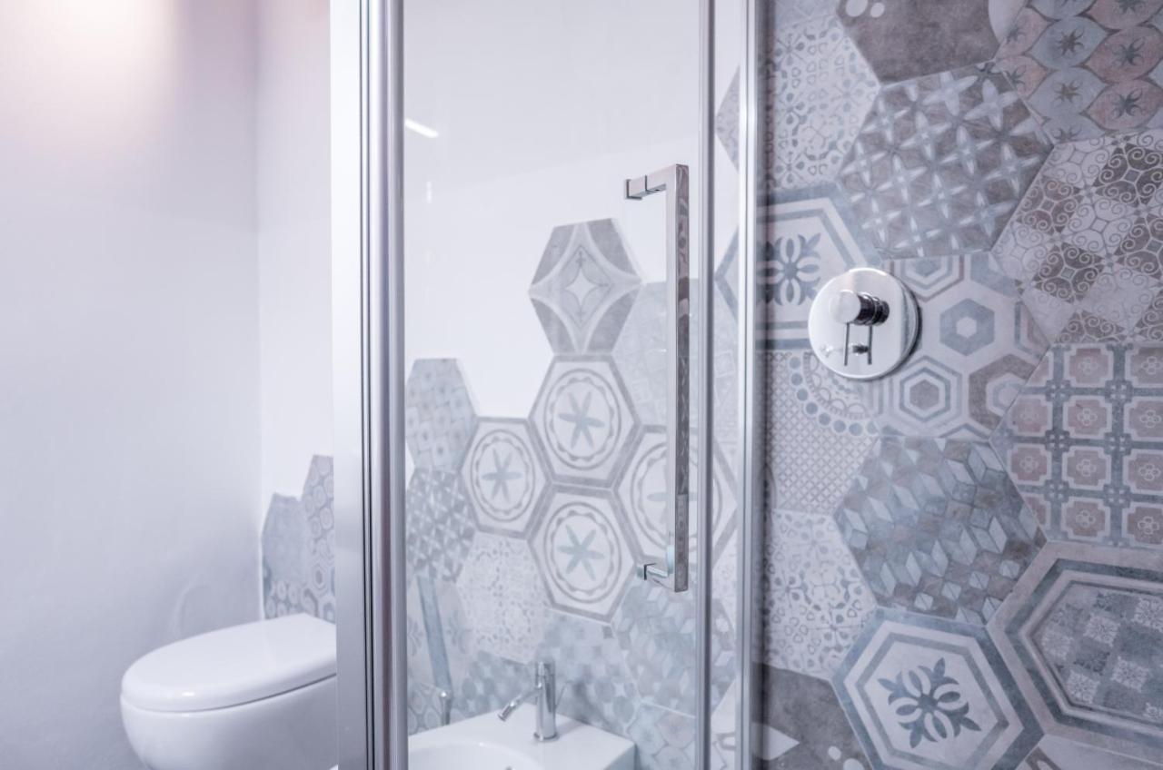 Yenne Rooms Wifi-Ac Cagliari Exterior foto