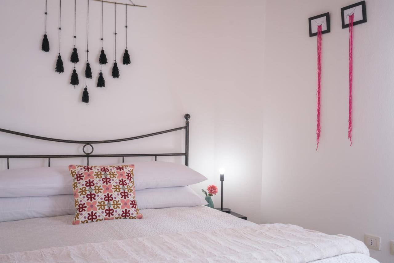 Yenne Rooms Wifi-Ac Cagliari Exterior foto